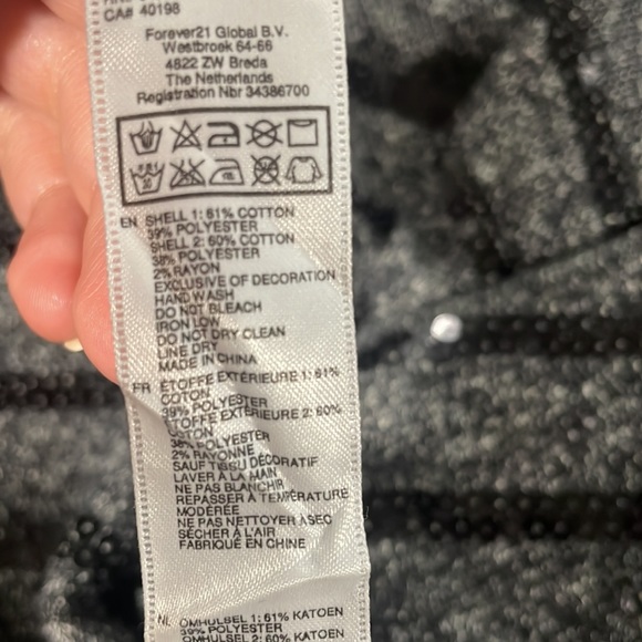 Forever 21, grey, sequins, long sleeve, cropped sweater - Picture 6 of 6